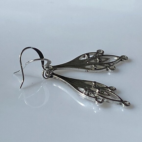 ❤️ Silver Leaf Drop Earrings - Picture 6 of 10